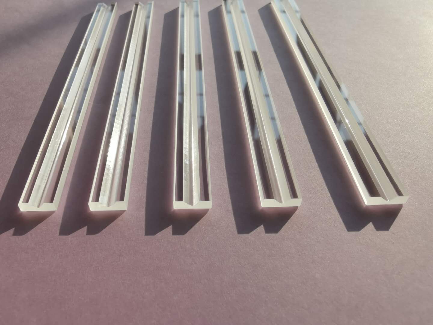  sapphire glass chip groove (2)